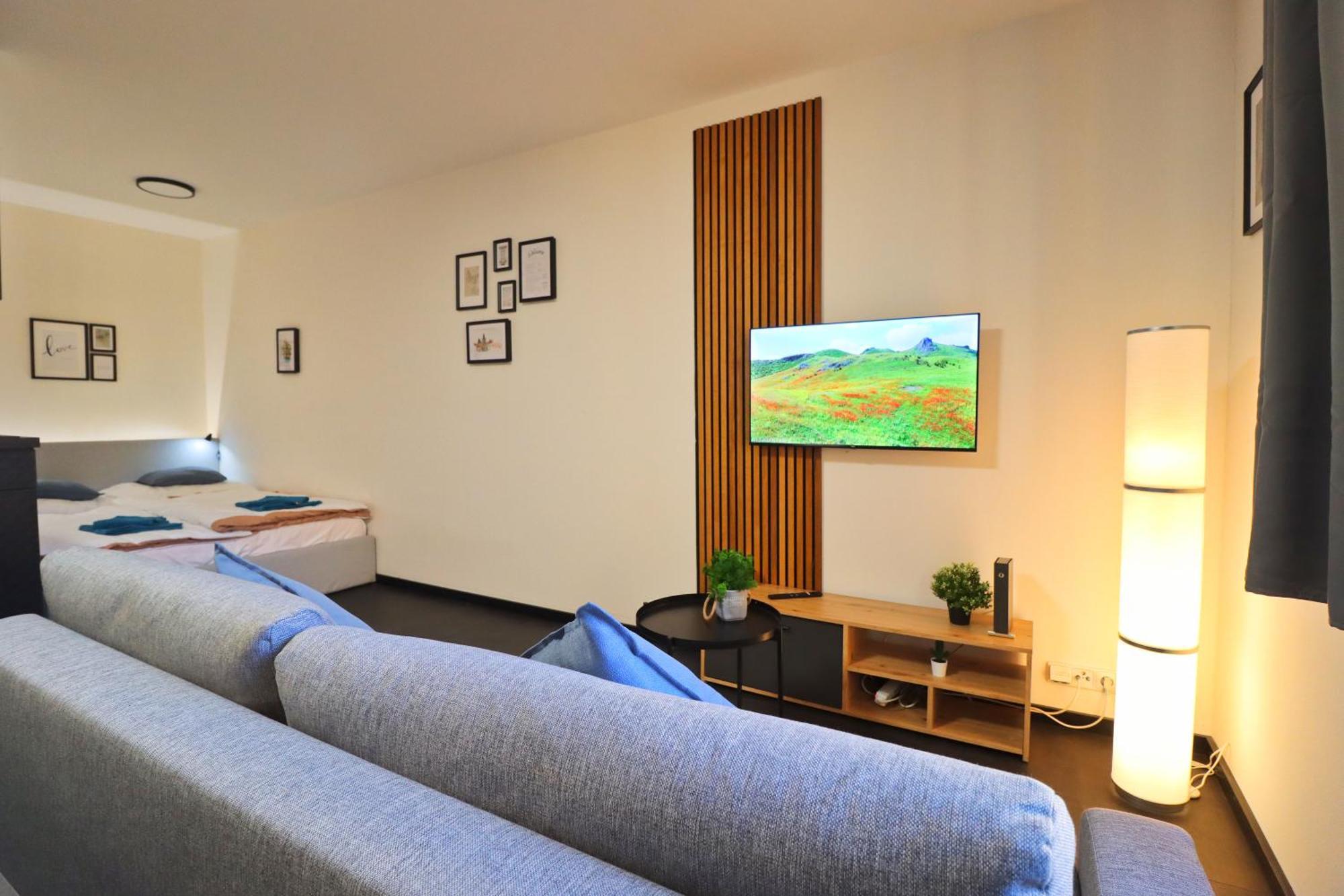 Apartment A Comfy In Smichov - Andel Prag