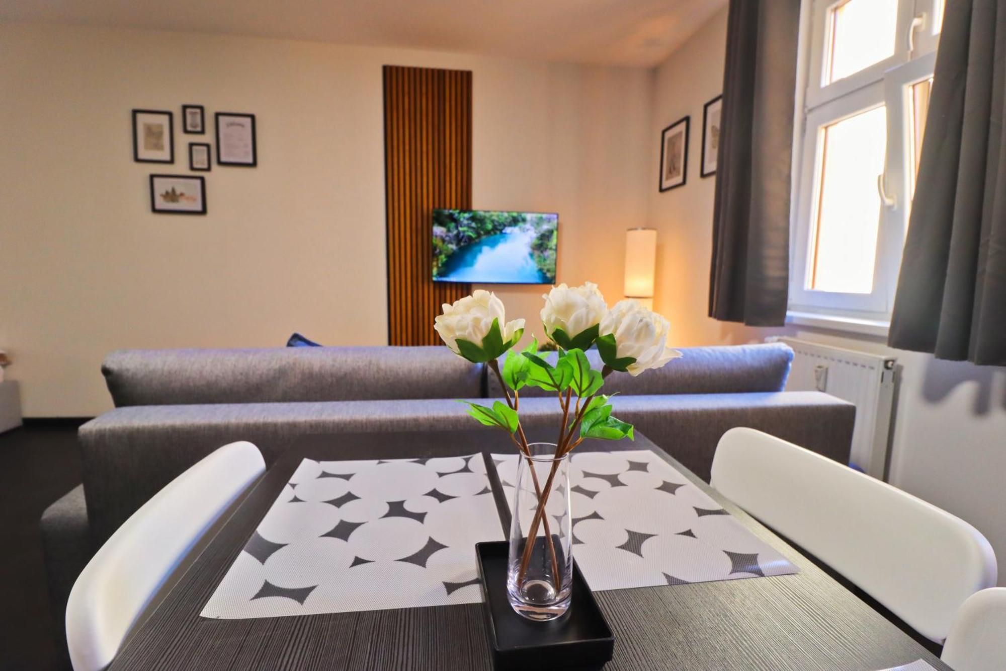 A Comfy In Smichov - Andel Apartment Prag