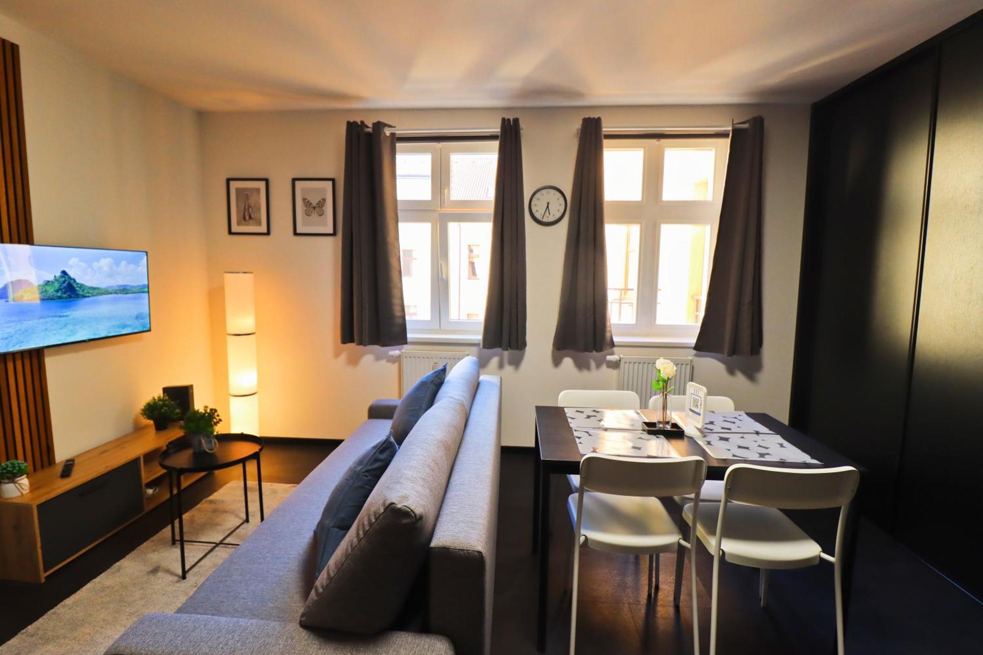 Apartment A Comfy In Smichov - Andel Prag